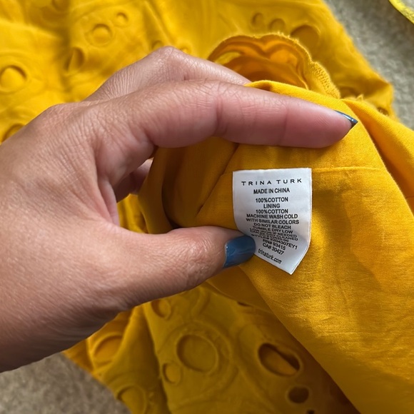 Trina Turk Sweet Off Shoulder Eyelet Dress Yellow Women’s 4 Resortwear Sun Dress - Picture 8 of 8